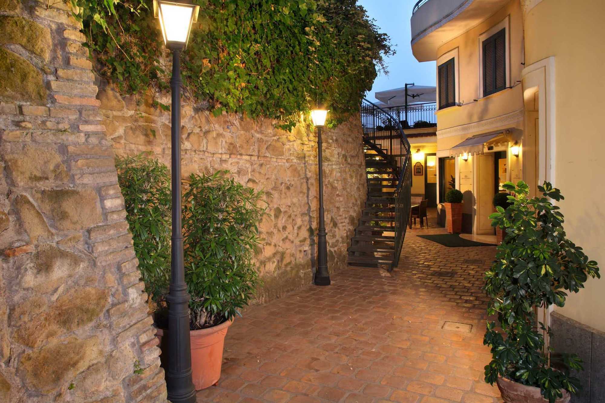 Hotel Alessandrino Rome Bagian luar foto