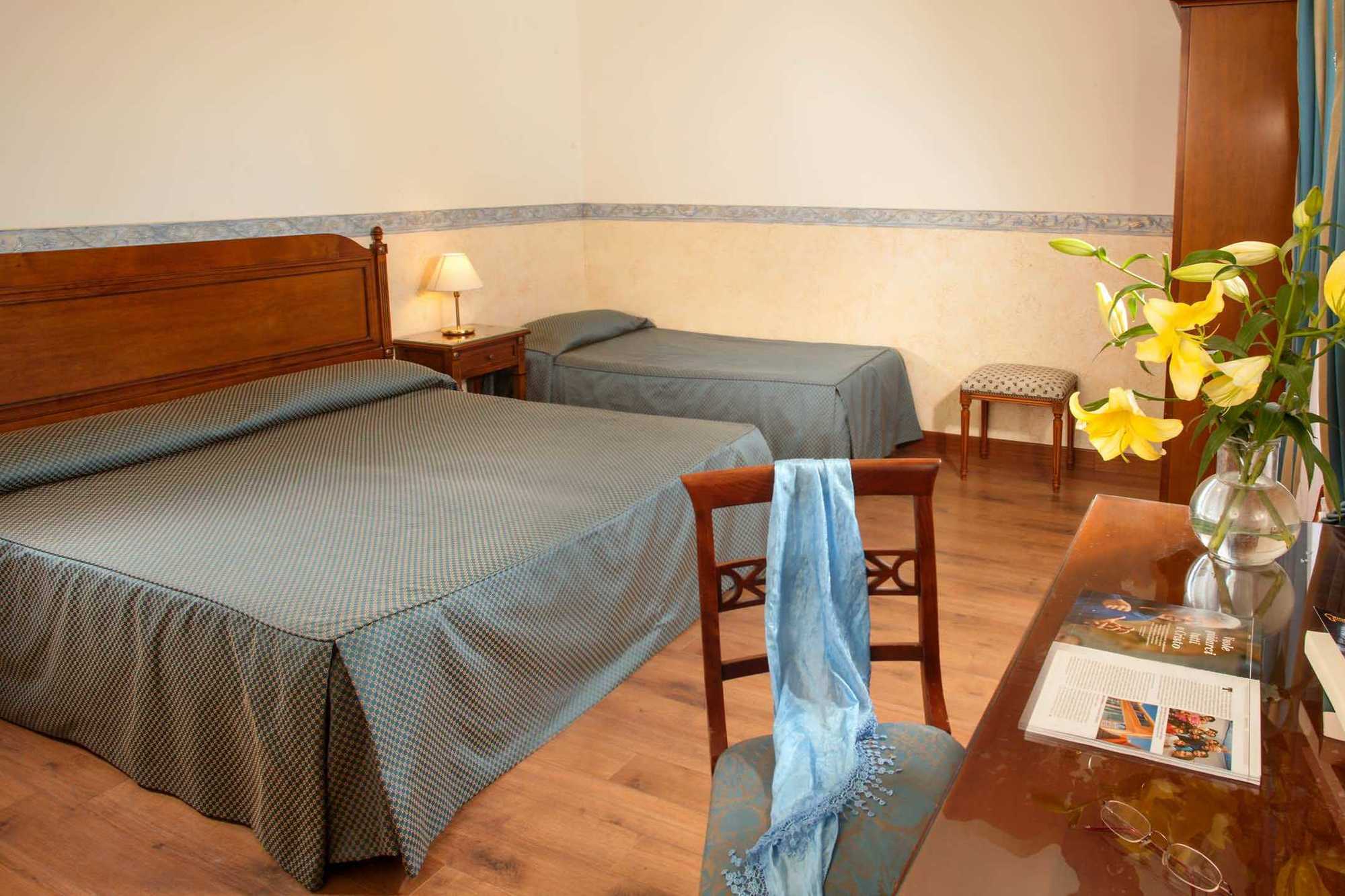 Hotel Alessandrino Rome Bagian luar foto