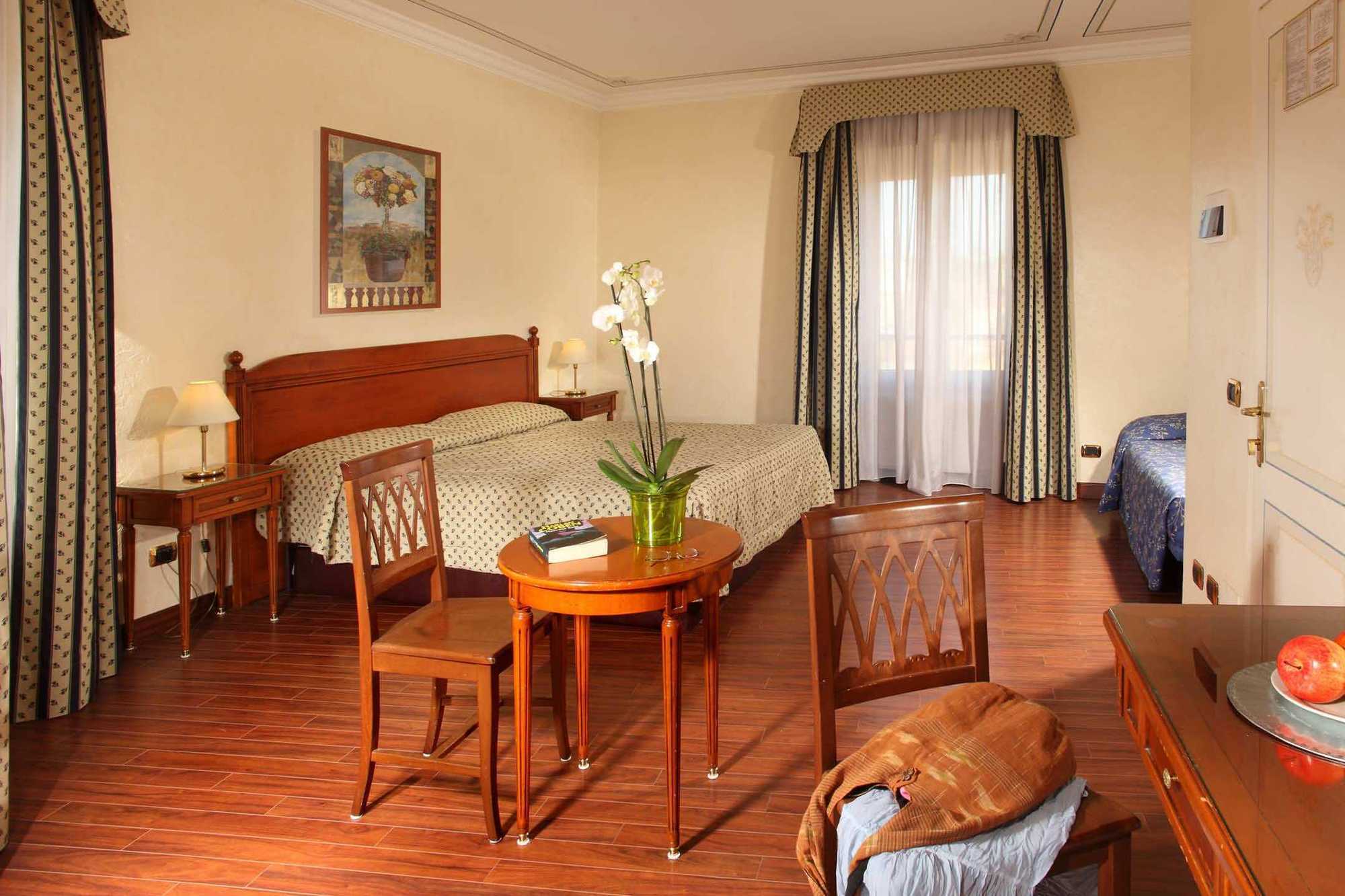 Hotel Alessandrino Rome Bagian luar foto