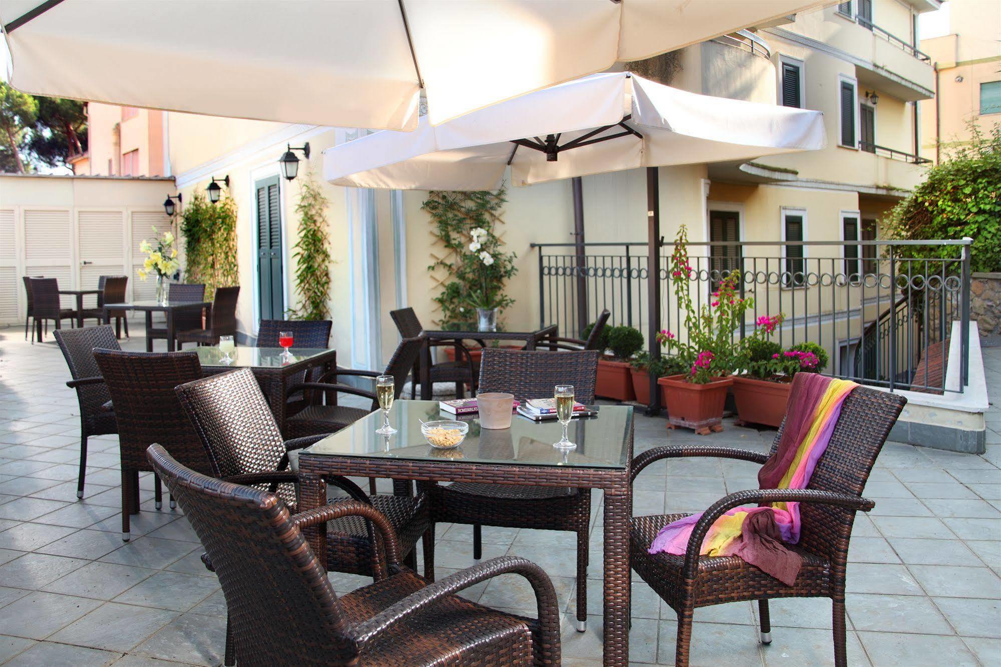 Hotel Alessandrino Rome Bagian luar foto